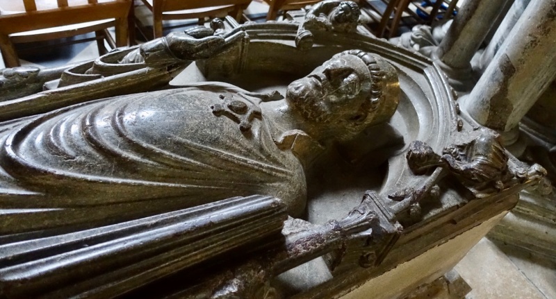 Datei:DSC01936 Bischof.jpeg